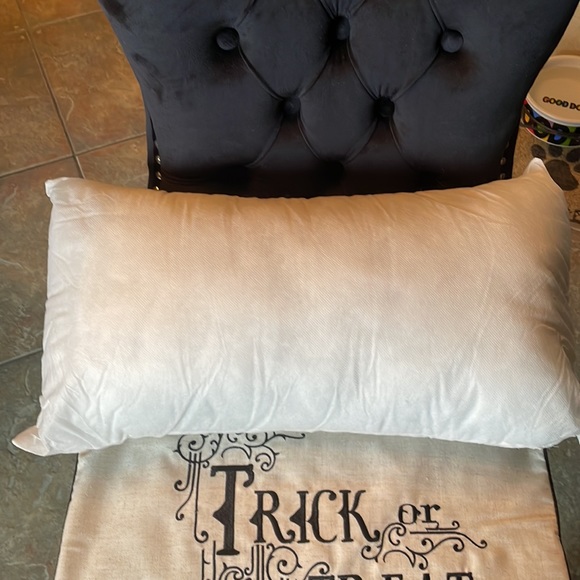 NWOT Surefit Embroidered “Trick Or Treat”Halloween Accent Pillow - Picture 5 of 6